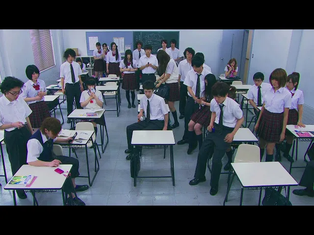 一群学生玩国王游戏,只有完成游戏命令,他们才能保住小命!